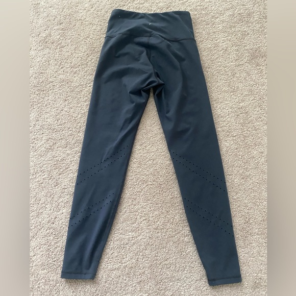Old Navy Gray Extra Compression Go-Dry Legging Sz S - Picture 5 of 6